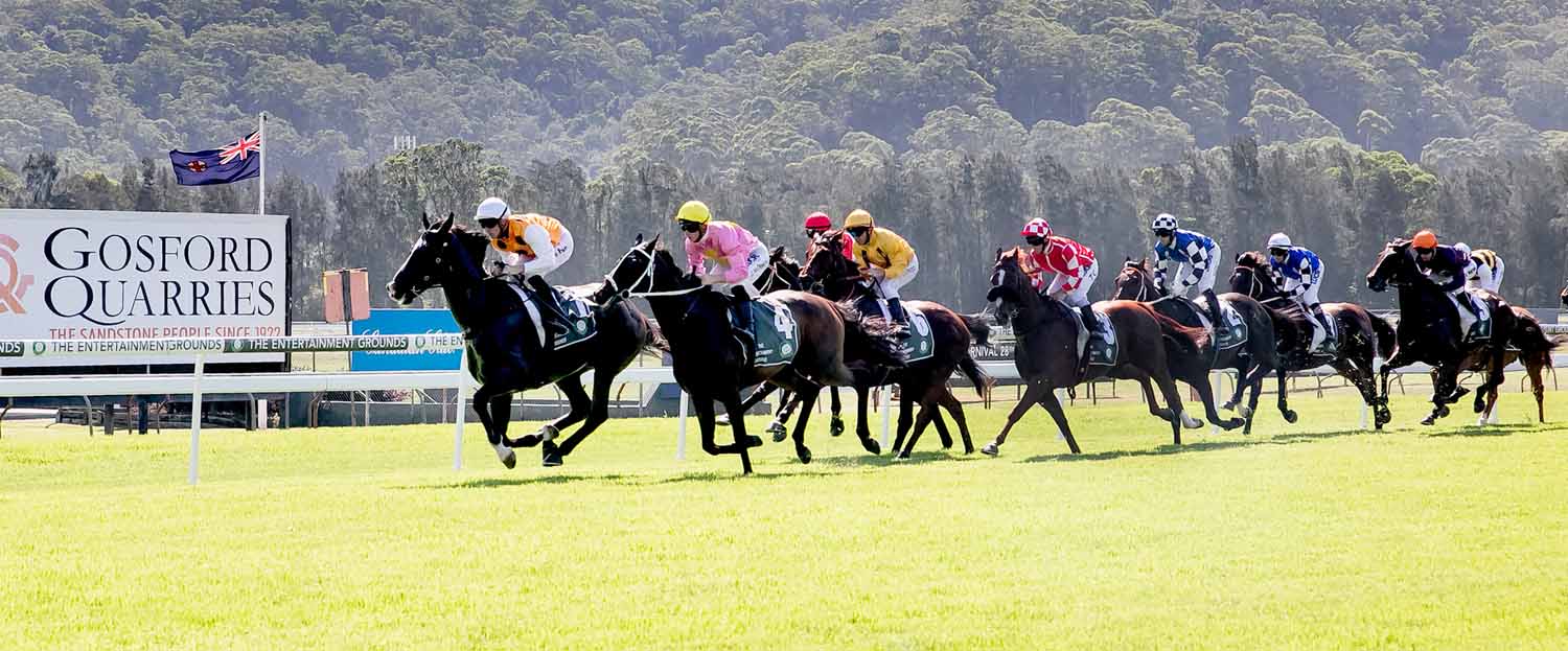 GOSFORD RACE DAY