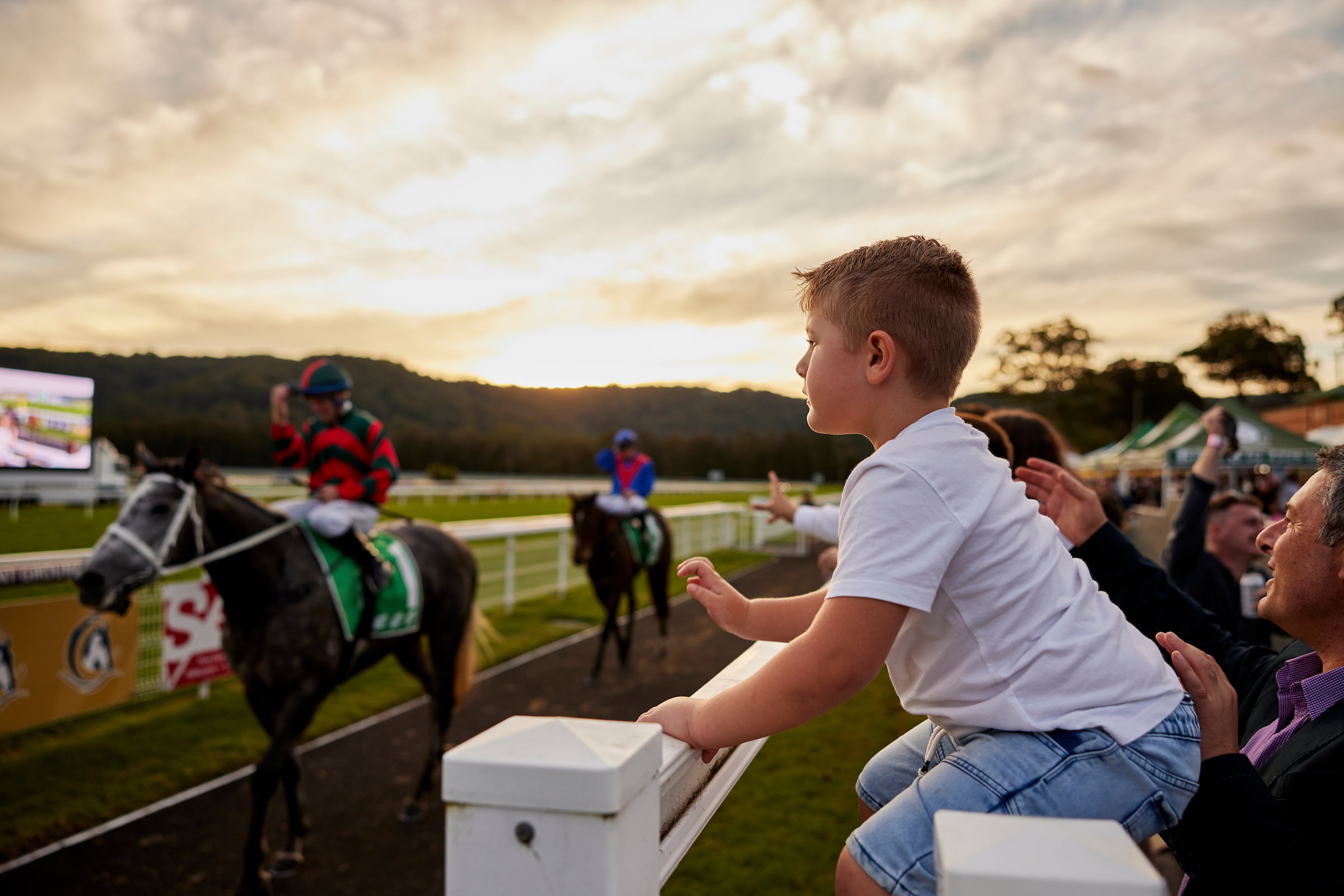 GOSFORD RACE DAY