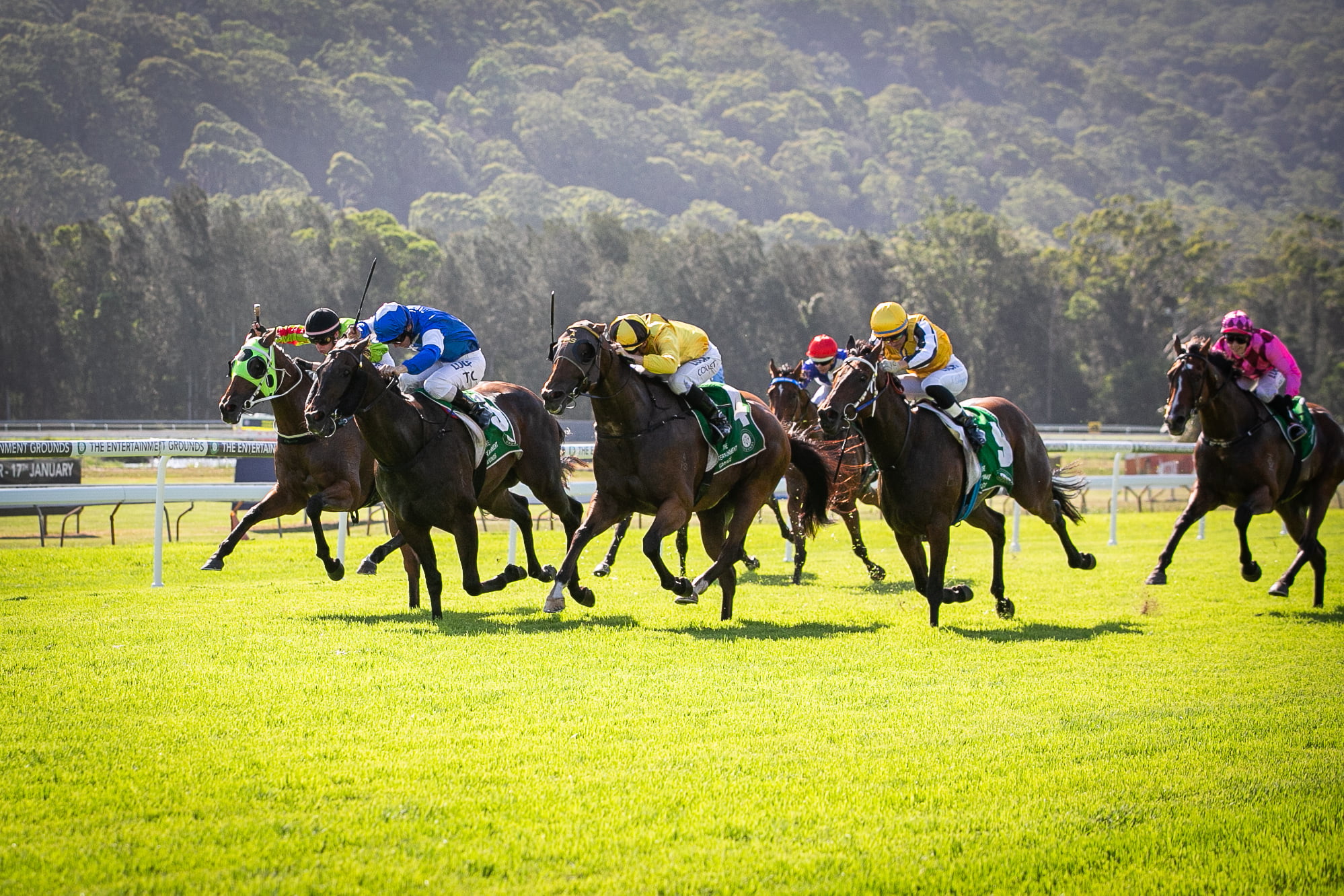 THE COAST RACE DAY