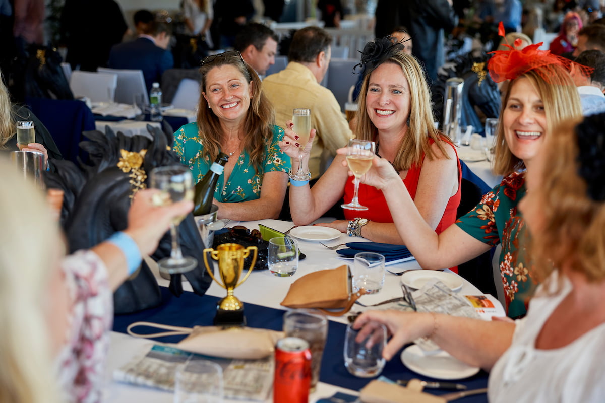 GOSFORD RACE DAY