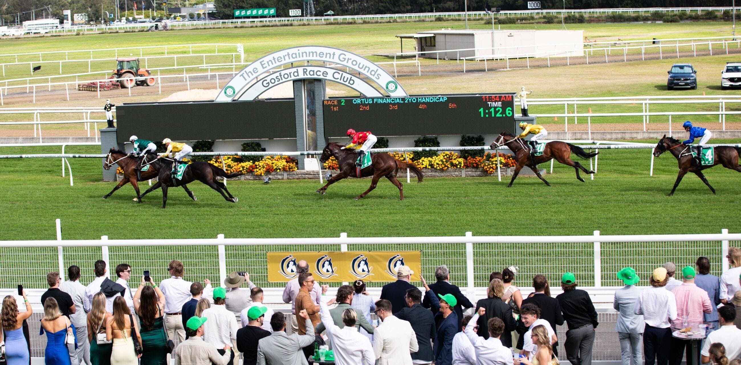 GOSFORD RACE DAY