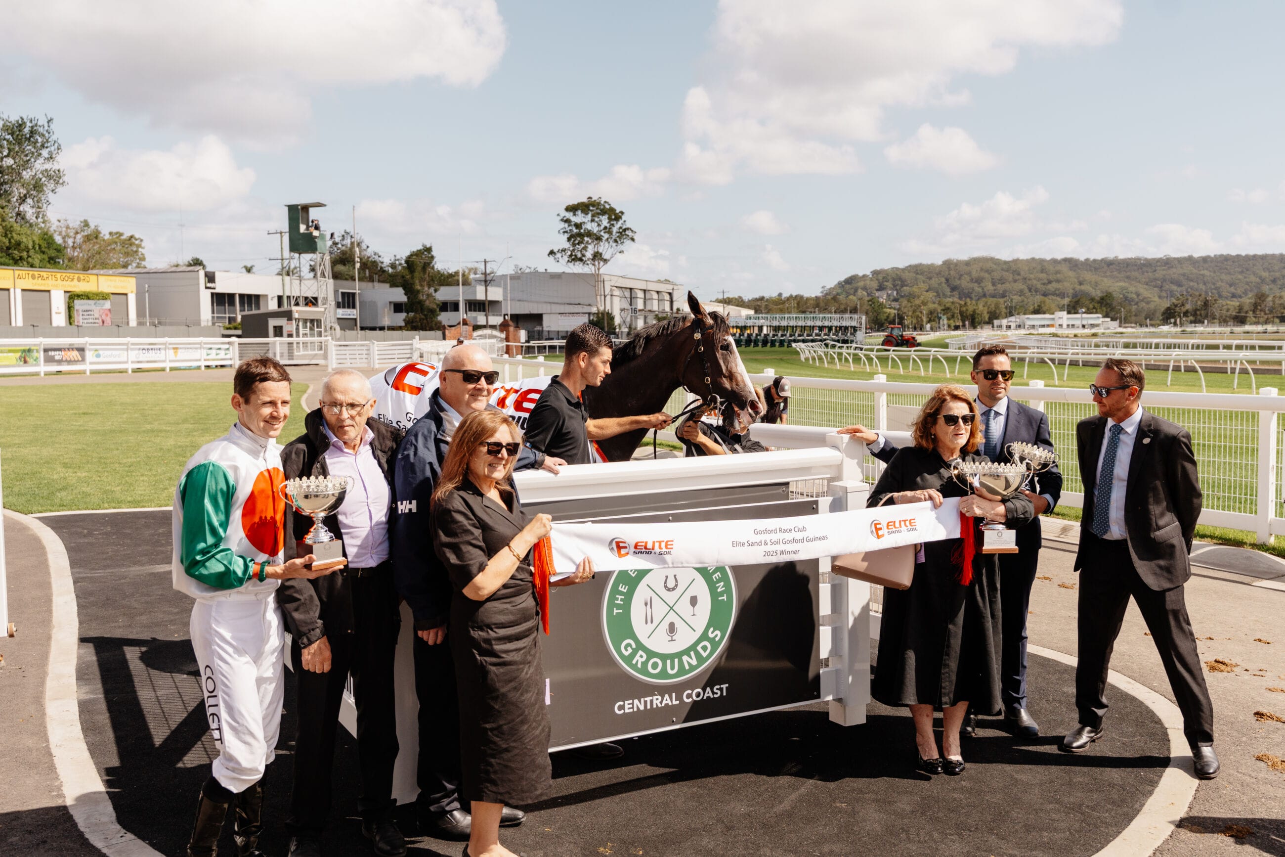 GOSFORD RACE DAY